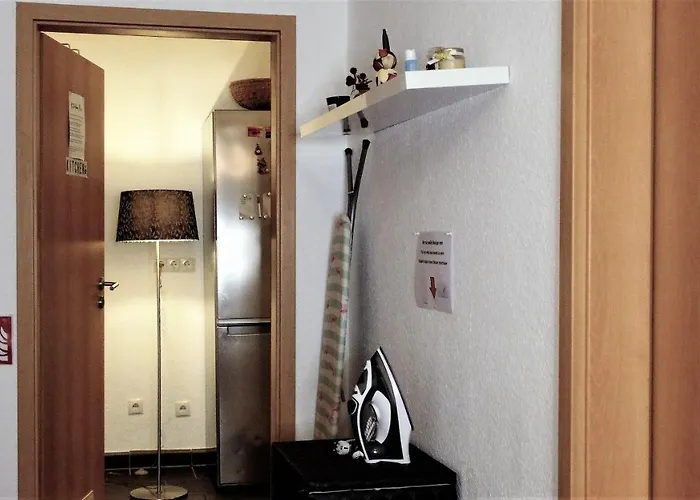 Your Private Bedroom Near Central Station Perfect For Solo Travelers