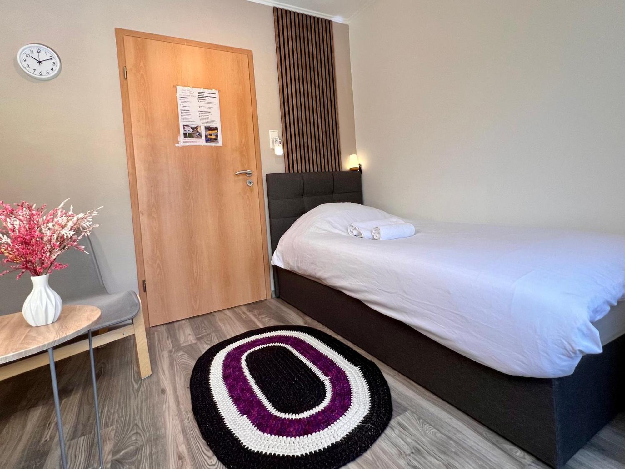 Your Private Bedroom Near Station Perfect For Solo Travelers Apartment Koblenz (Rhineland-Palatinate)
